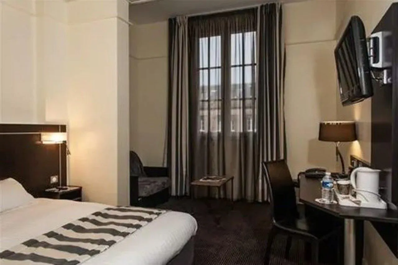 Kyriad 10 - Gare De L'est 3* باريس