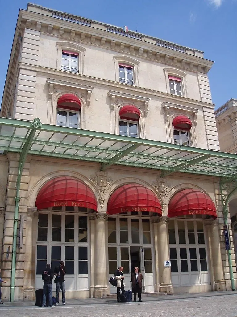 Kyriad 10 - Gare De L'est 호텔