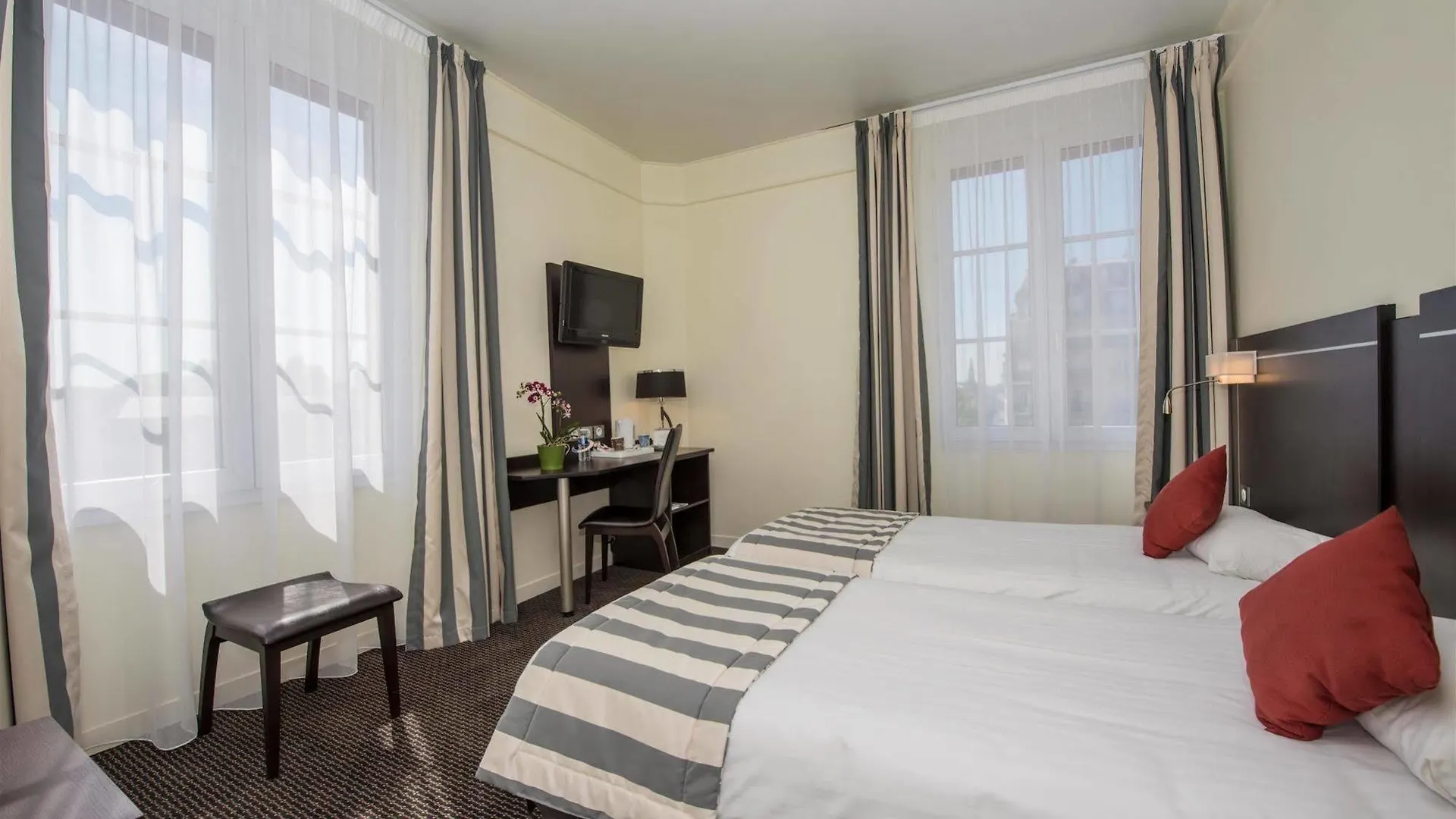 Hotel Kyriad 10 - Gare De L'est