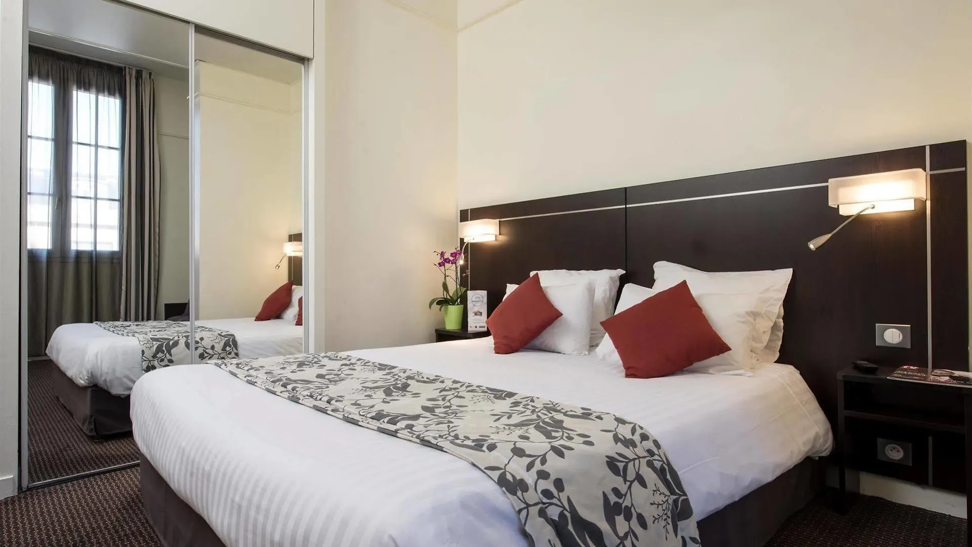 Kyriad 10 - Gare De L'est Hotel